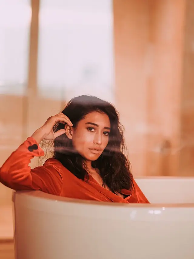 Jadi Istri Sederhana, Ini 6 Potret Fitrie Rachmadina 'Suara Hati Istri' yang Bikin Pangling