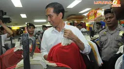 [FOTO] Selesai Kampanye, Jokowi `Nge-Mall`