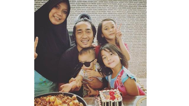 Ingat Dide Vokalis Band Hijau Daun? Ini 7 Potret Terbarunya