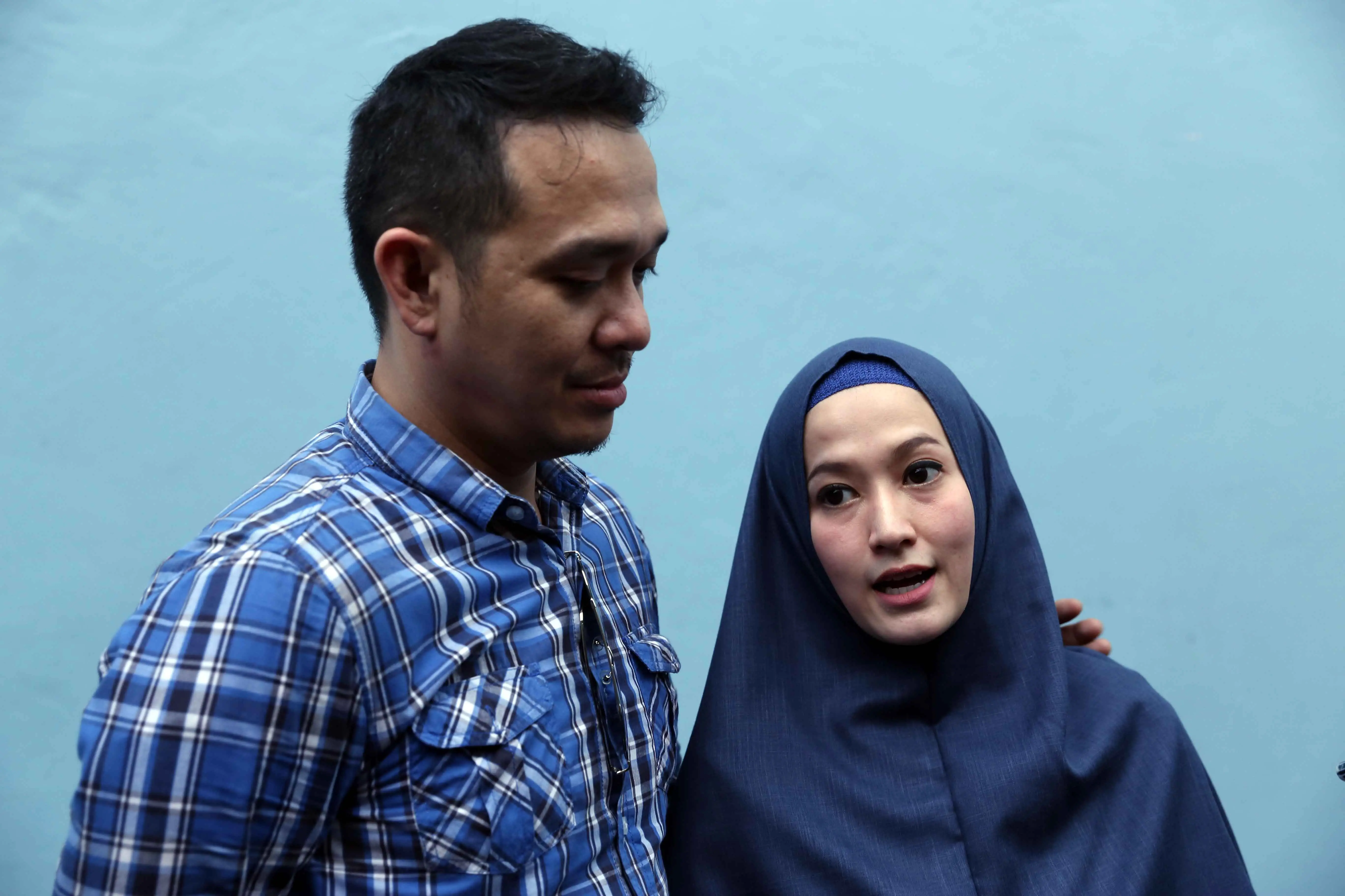 Lyra Virna dan Muhammad Fadlan puasa kali ini sedikit berbeda dari tahun sebelumnya, Tahun ini, pasangan ini sedang ada masalah dengan biro perjalanan haji dan umrah. Tapi keduanya berharap kasusnya tidak menghalangi niat baiknya.(Nurwahyunan/Bintang.com)