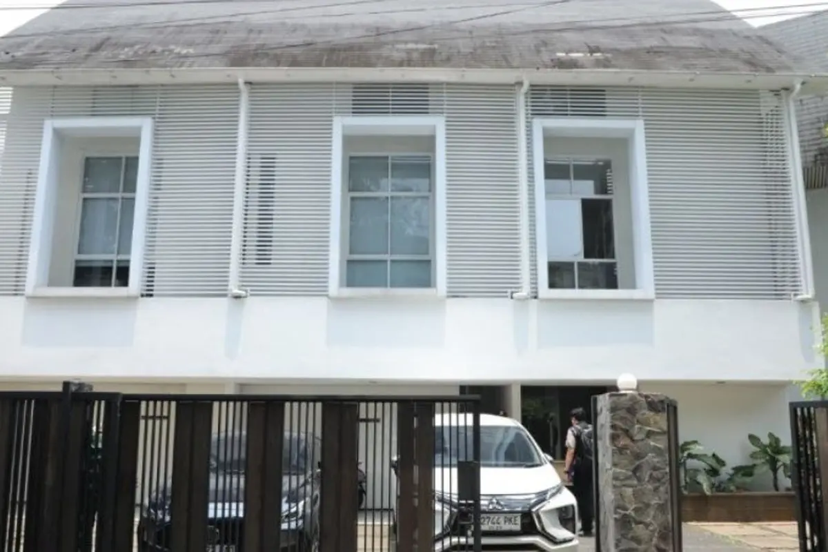 Rumah milik Mohammad Riza Chalid (MRC), tersangka kasus dugaan tindak pidana pencucian uang (TPPU) dengan tindak pidana asal dugaan korupsi tata kelola minyak mentah disita Kejagung.