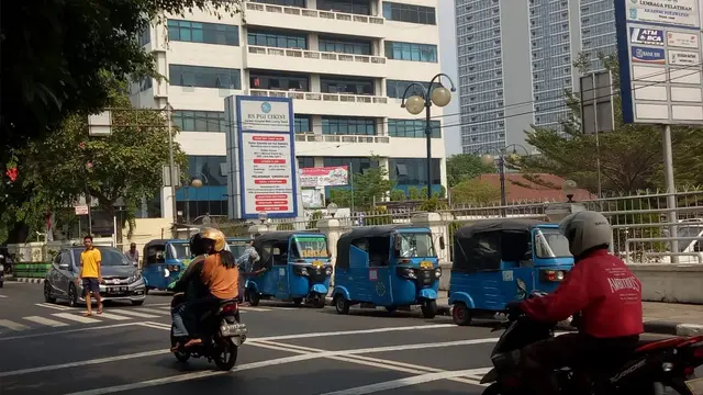 Salam Merdeka Dari Supir Bajaj Yang Terlupakan