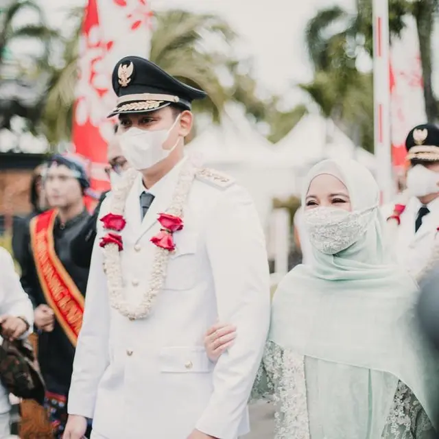 7 Potret Chacha Frederica Dalam Pelantikan Suami Jadi Bupati Kendal