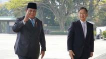 Presiden Republik Indonesia Prabowo Subianto (kiri) disambut oleh Kaisar Jepang Naruhito di Istana Kekaisaran, Tokyo, pada Senin 30 Maret 2026. Hari ini, Senin (30/3/2026), Presiden Prabowo Subianto menemui Kaisar Naruhito di Istana Kekaisaran, Tokyo. (Kazuhiro NOGI/AFP)