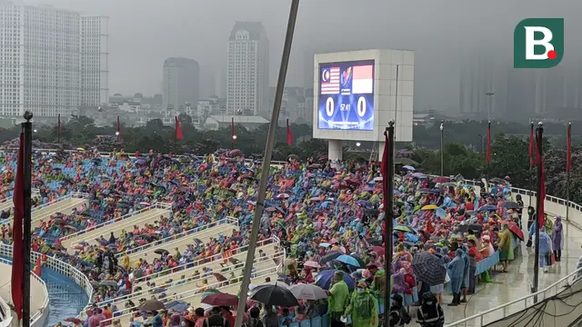 Suasana Stadion My Dinh