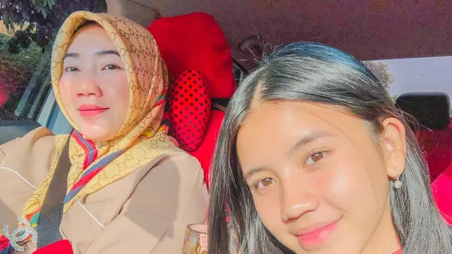6 Potret Hasya Anak Sambung Irish Bella dengan Mendiang Ibunda, Penuh Kenangan Manis