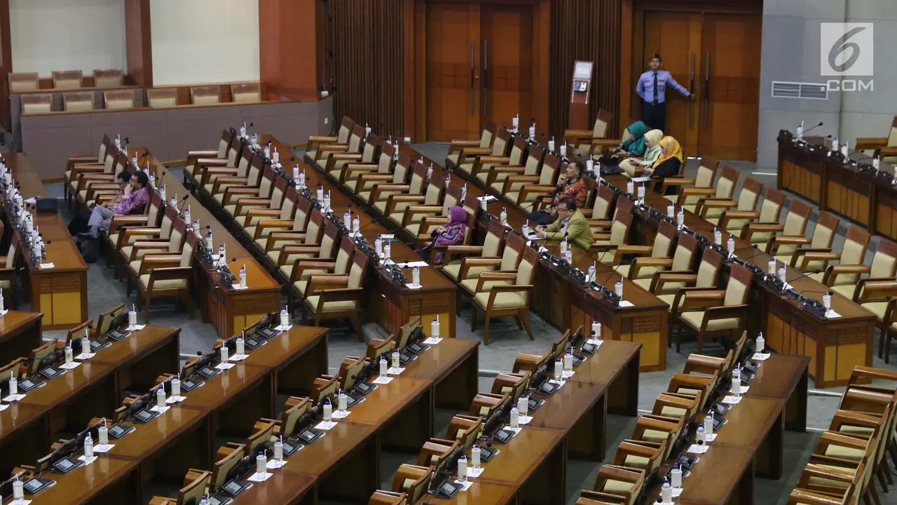 Deretan Bangku Kosong Jadi Saksi Pengesahan Pimpinan KPK Terpilih