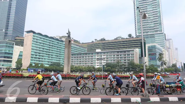 20160710-Tak Ada Car Free Day, Warga Tetap Leluasa Berolahraga di Jalanan Jakarta