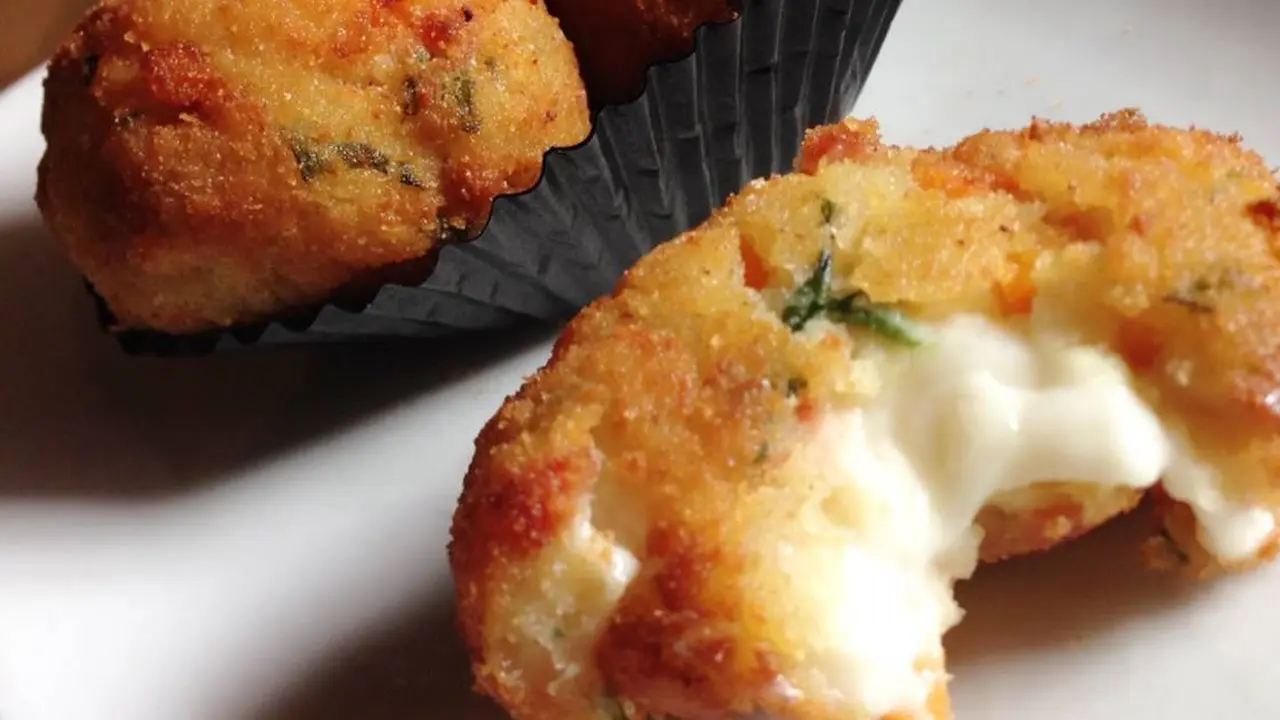 Icip Lezatnya Mozzarella dalam 10 Potret Hidangan Menggiurkan