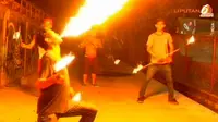 [VIDEO] Tarian Api, Berbahaya Tapi Indah Dimainkan Malam Hari