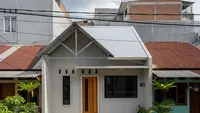 4 Cara Mengurangi Panas dari Atap Seng Tanpa Ganti Atap, Rumah Auto Sejuk!
