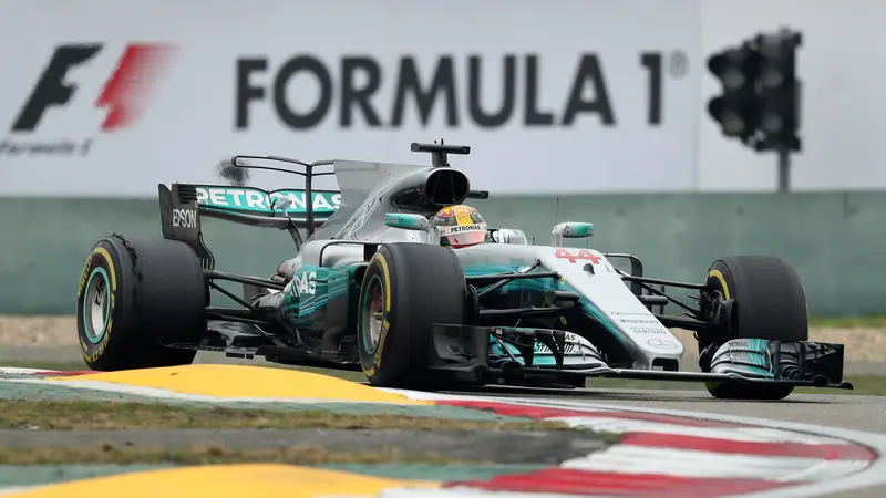 20170409-Lewis Hamilton Juara GP China-AFP