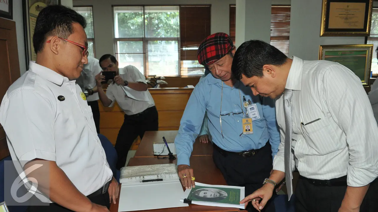 20150722-Menpan RB Sidak PNS-Jakarta-Yuddy Chrisnandi