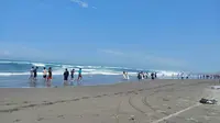 Cegah Kecelakaan Laut, Sri Sultan HB X Minta Wisatawan Patuhi Larangan Mandi di Pantai Parangtritis