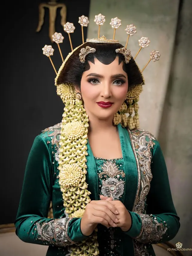 Pesona 7 Selebriti Indonesia Bergaya ala Pengantin Jawa, Bikin Pangling