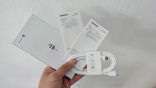 Paket penjualan di Samsung Galaxy A54 5G (Liputan6.com/Giovani Dio Prasasti)