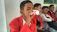 Tradisi Minum Teh Jelang UNBK di Probolinggo