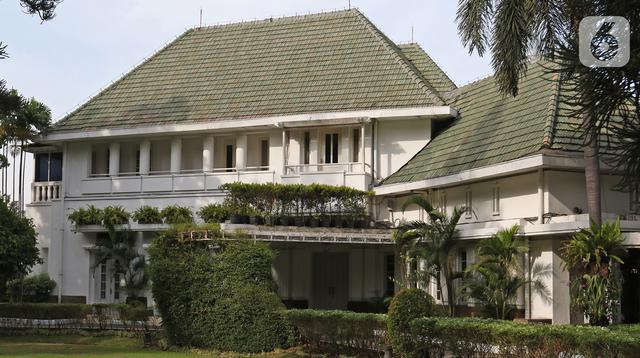 Suasana Rumah Dinas Gubernur DKI Jakarta di kawasan Taman Suropati, Jakarta, Senin (7/10/2019). Rumah Dinas Gubernur DKI Jakarta  direncanakan akan direhabilitasi lagi dengan usul anggaran sebesar Rp 2,42 miliar. (Liputan6.com/Herman Zakharia)