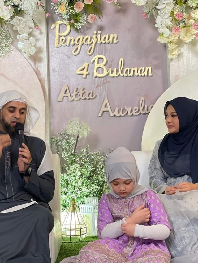 10 Momen Pengajian 4 Bulan Kehamilan Aurel Hermansyah, Penuh Haru Bahagia