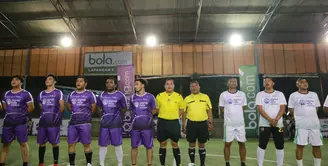 Salah satu rangkaian perayaan ulangtahun Bintang.com dan Bola.com berlangsung meriah di Hanggar pada Sabtu (29/4/2017). Acara ditutup futsal antara eks Timnas dengan selebriti. (Adrian Putra/Bintang.com)