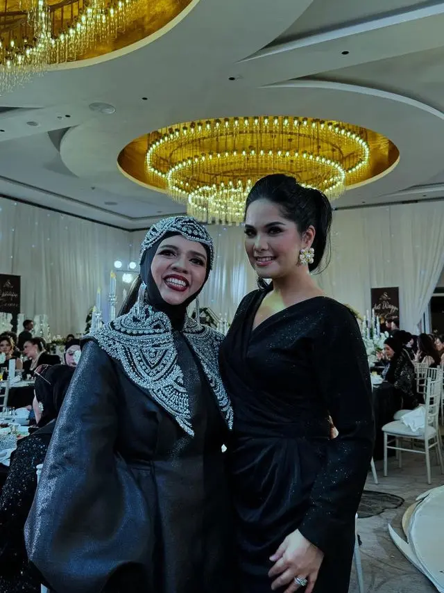 Gaya Glamor Annisa Pohan saat Hadir di Ulang Tahun Ala Alatas.