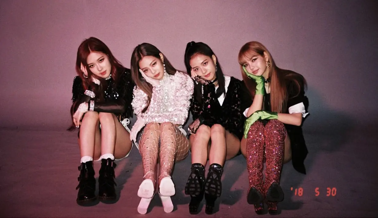 Hal tersebut diungkapkan BLACKPINK saat jadi bintang tamu di acara radio, Kim Shin Young's Hope Song at Noon. Seperti yang dilansir dari Soompi, Jisoo mengungkapkan rasa khawatirnya untuk comeback. (Foto: soompi.com)