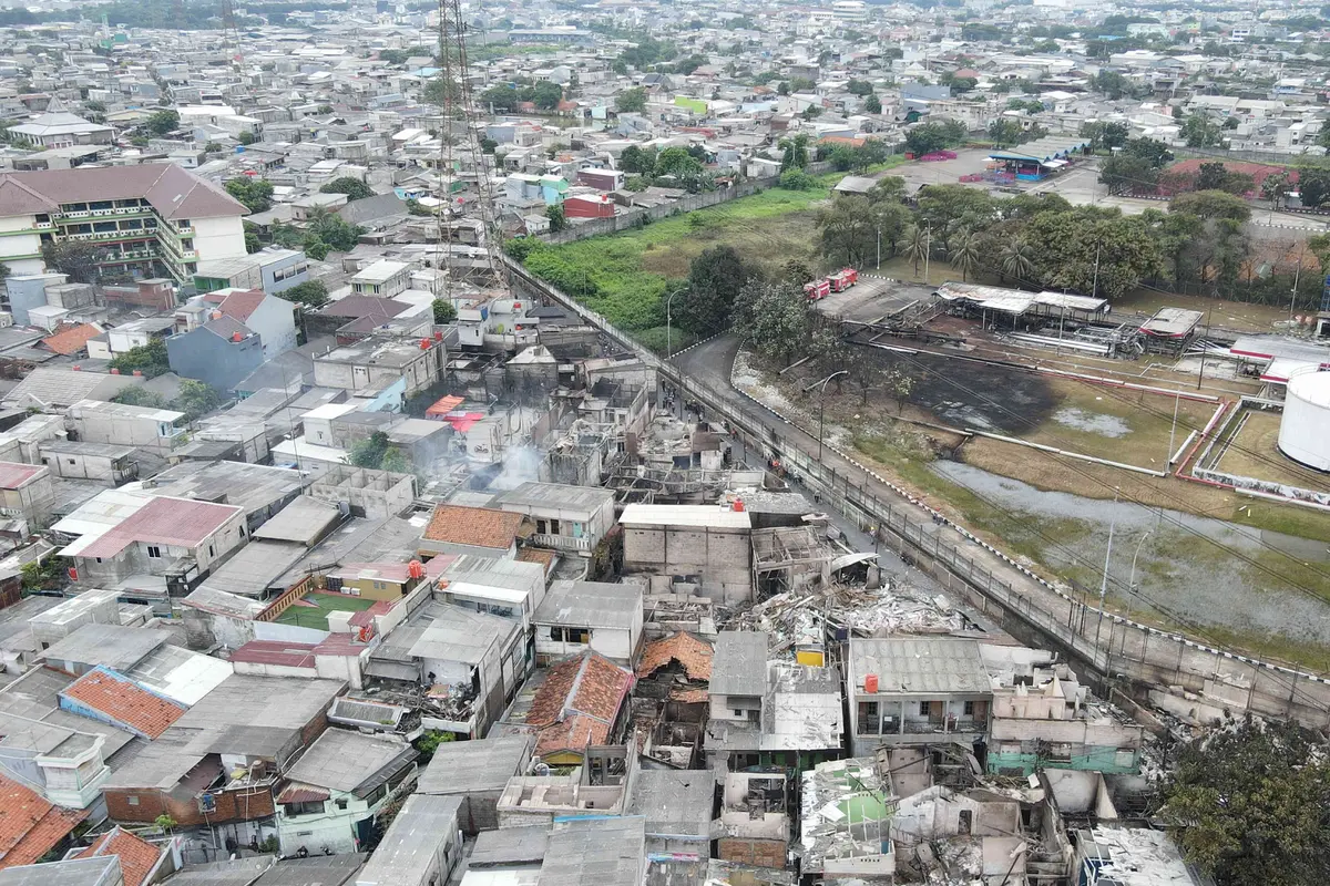 Foto udara Suasana pemukiman warga terdampak kebakaran depo Pertamina Plumpang