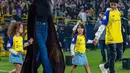 Dalam acara penyambutan yang digelar di Stadion Mrsool Parkdi di Riyadh, Selasa 3 Januari 2023 itu, Ronaldo ditemani sang kekasih, Georgina Rodriguez.