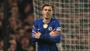 Gelandang Chelsea, Cole Palmer, merayakan gol keduanya yang dicetak melalui titik penalti dalam pertandingan Liga Inggris antara Chelsea vs Leeds United di Stamford Bridge, London, pada 10 Februari 2026. (Adrian Dennis / AFP)