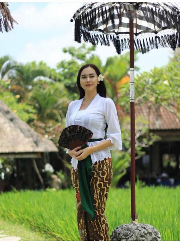 Aura Kasih (Sumber: Instagram/aurakasih)