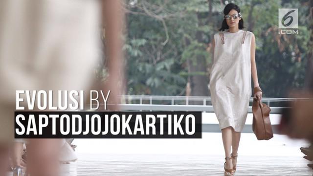 Perjalanan karier Saptodjojokartiko di industri fashion tanah air telah berjalan selama 10 tahun.