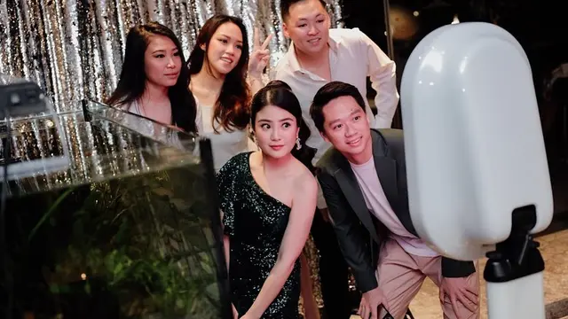 6 Potret Kevin Sanjaya dan Valencia Tanoe di Berbagai Acara Keluarga Tanoesoedibjo