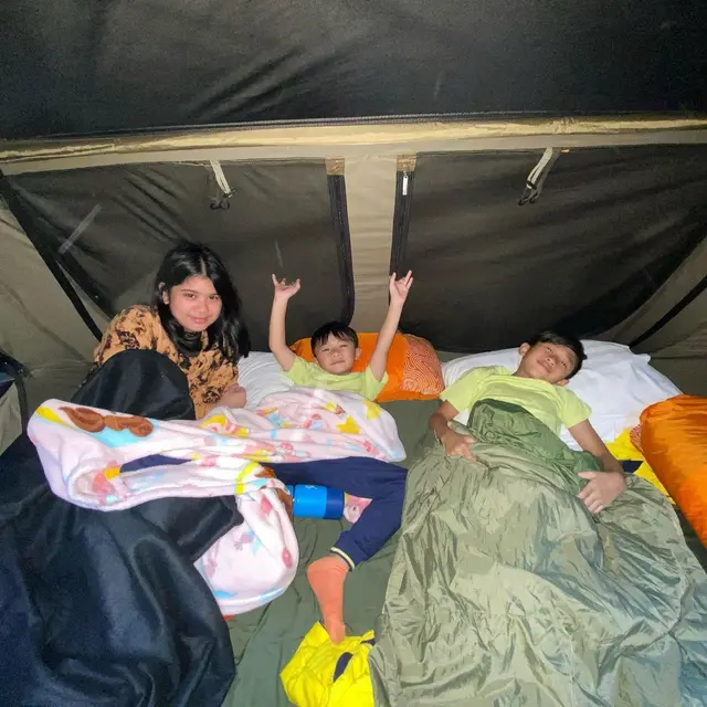 6 Momen Kebersamaan Keluarga SBY, Camping Bareng di Tengah Hutan