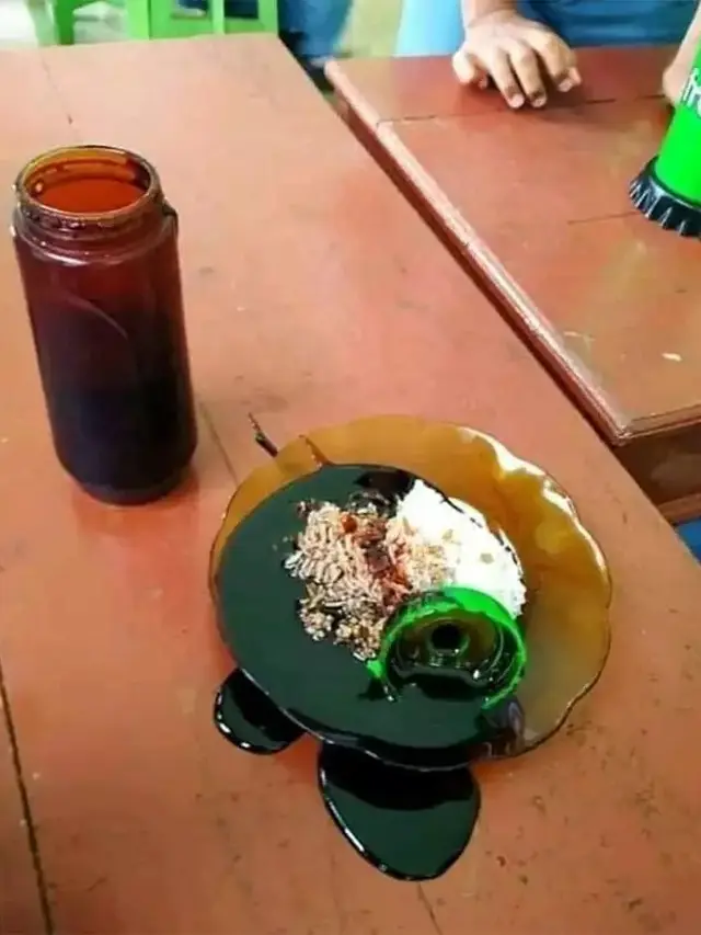 10 Momen Apes saat Akan Makan Ini Nyesek Banget, Bikin Elus Dada