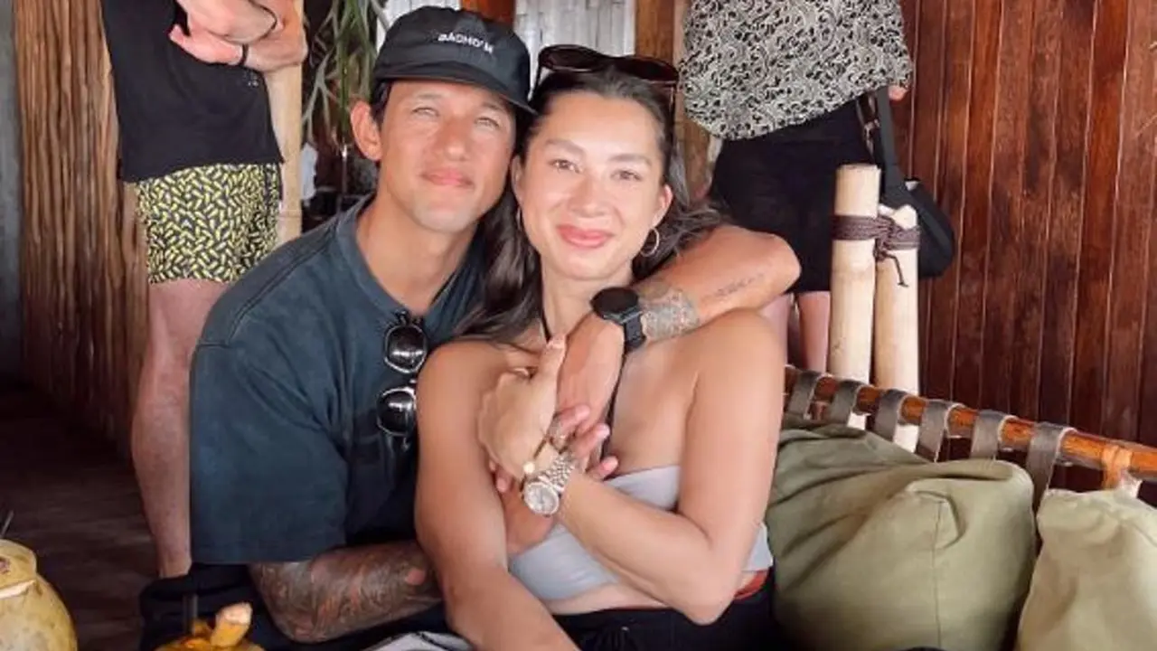 Irfan Bachdim Jadi Pengangguran, Justru Makin Mesra dengan Jennifer Bachdim yang Kini Bertugas Mencari Nafkah