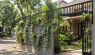 7 Inspirasi Kombinasi Pagar Besi Hollow dan Roster yang Membuat Rumah Lebih Adem dan Estetik
