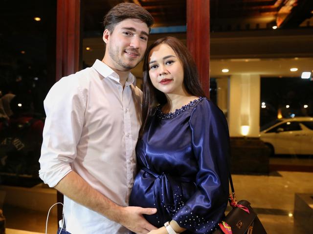 Indahnya Nama Anak Pertama Aura Kasih Showbiz Liputan6 Com