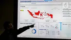 Petugas BPS menunjukan jumlah masyarakat yang telah melakukan sensus penduduk online di Gedung BPS, Jakarta, Senin (17/2/2020). BPS telah memulai pendataan Sensus Penduduk pada 15 Februari hingga 31 Maret 2020 yang dapat diakses dengan perangkat yang terhubung internet. (Liputan6.com/Faizal Fanani)
