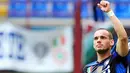 Selebrasi playmaker Inter Milan Wesley Sneijder usai menjebol gawang Lazio dalam lanjutan Serie A di Stadio Giuseppe Meazza, 23 April 2011. AFP PHOTO/GIUSEPPE CACACE