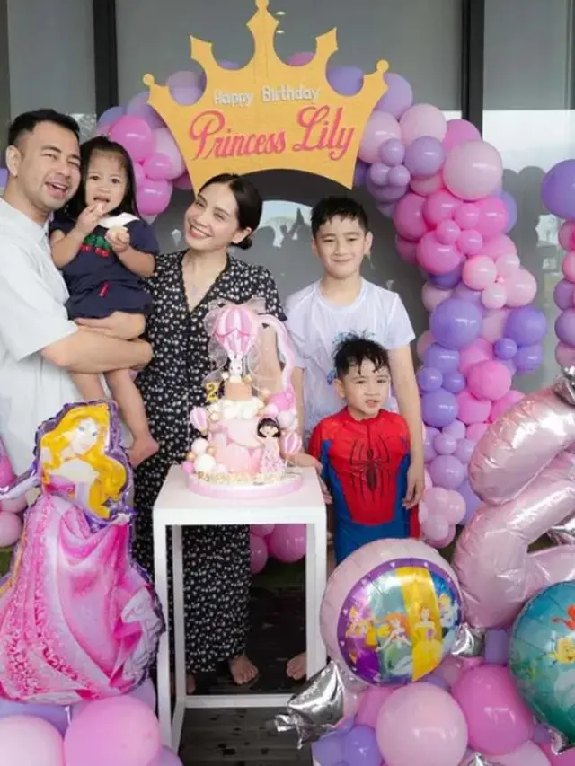 Potret Dekorasi Perayaan Ultah ke-2 Lily Anak Angkat Raffi Gigi (Kapanlagi.com)