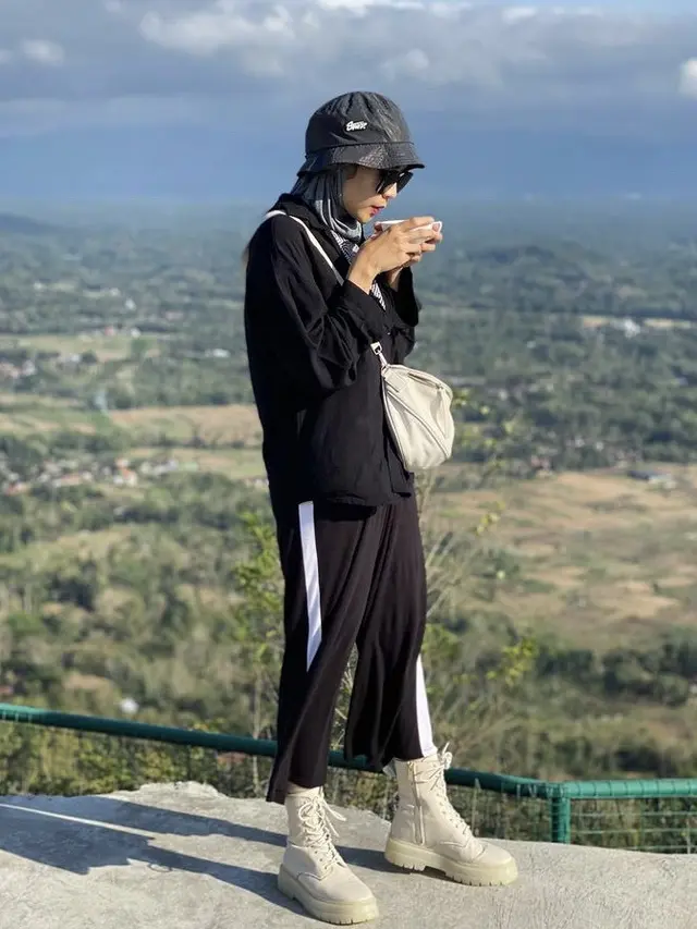 Gaya Fashionable Berhijab