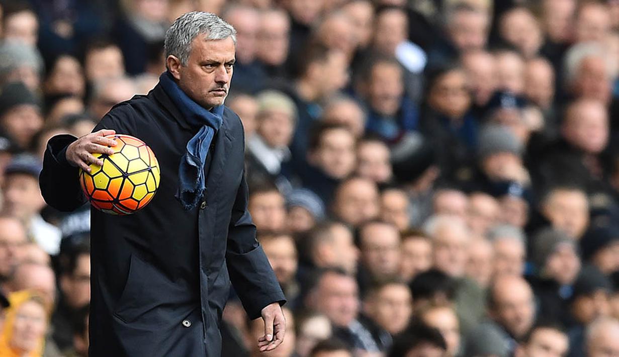 7. Jose Mourinho (2013-2015), 57.3% - Pada kesempatan keduanya ini Mou sebetulnya berhasil meraih gelar juara liga pada musim keduanya. Namun sayang pada musim ini Chelsea harus terpuruk di posisi 16 klasemen Liga Inggris. (AFP/Ben Stansall)