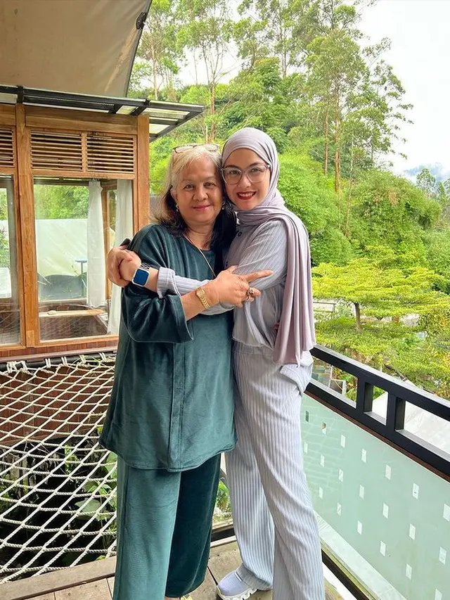 Revalina S Temat liburan (Instagram/vatemat)