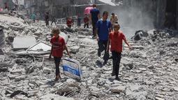 Dalam lebih kurang 21 bulan, serangan Israel yang intens di sejumlah wilayah di Gaza juga telah menghancurkan lingkungan perlindungan bagi penyandang disabilitas dan para lansia. (Omar AL-QATTAA/AFP)