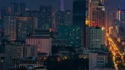 Foto yang diabadikan pada 3 Agustus 2020 ini menunjukkan penampakan bulan purnama di Chengdu, Provinsi Sichuan, China barat daya. Bulan purnama itu muncul pada Senin (3/8), yang merupakan hari ke-14 di bulan keenam dalam kalender lunar China. (Xinhua)