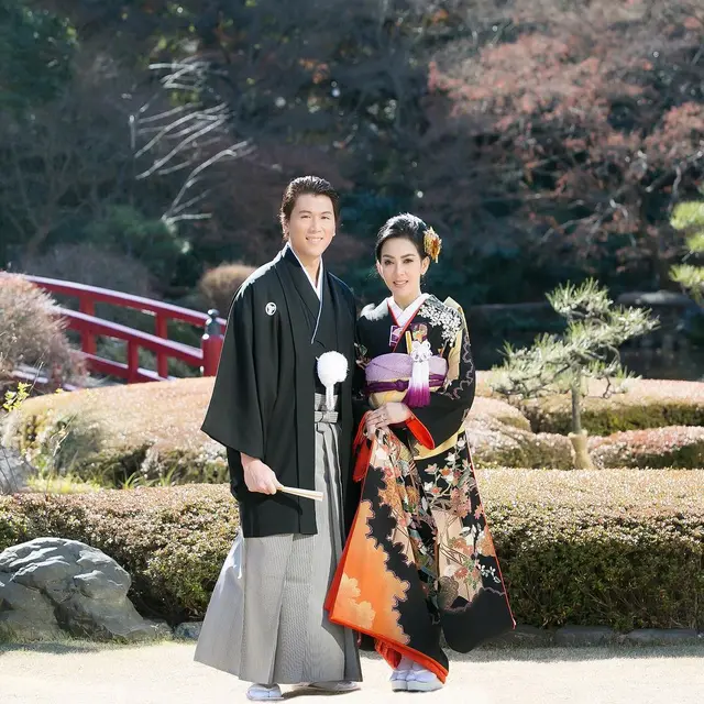 6 Potret Syahrini saat Pakai Kimono, Tampil Memesona