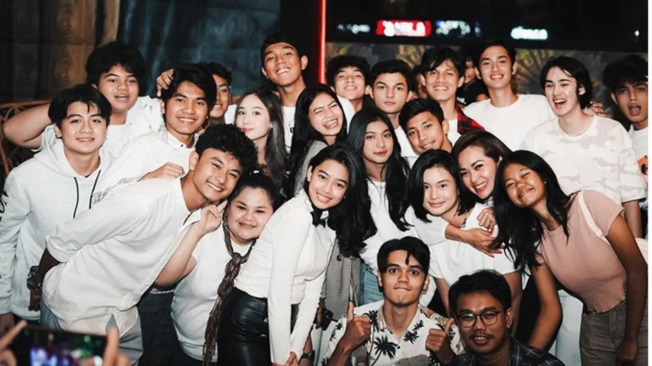 Sudah 2 Tahun Bareng, Ini 7 Potret Perpisahan Pemain Sinetron Dari Jendela SMP