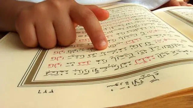 ilustrasi membaca Al-Quran. nuraddini.blogspot.com