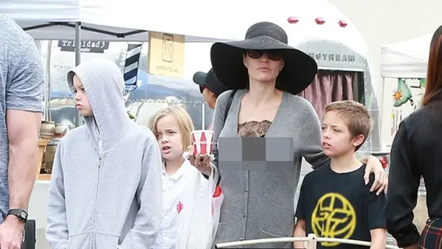 [Bintang] Angelina Jolie