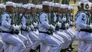 Prajurit saat mengikuti parade upacara peringatan HUT ke-74 TNI di Taxy Way Echo Lanud Halim Perdanakusuma, Jakarta Timur, Sabtu (5/10/2019). Parade diikuti oleh 6.806 prajurit TNI. (Liputan6.com/JohanTallo)